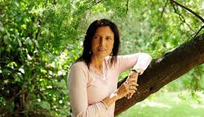 Claudia piñeiro est née en 1960 à burzaco, dans la province de buenos aires. Biografia De Claudia Pineiro Y Sus Principales Obras