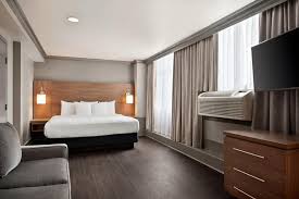 Guests can enjoy mexican, latin american and southwestern meals at la cabana within 5 minutes' walk of the property. Days Inn By Wyndham Vancouver Downtown Vancouver Aktualisierte Preise Fur 2021