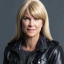 Laurie Sharpe's Instagram, Twitter & Facebook