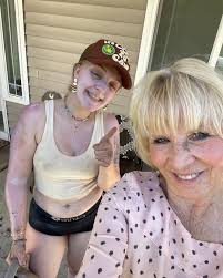 Roberta Grace Holt (Bobbie) (@graceunlimited56) • Instagram photos and  videos