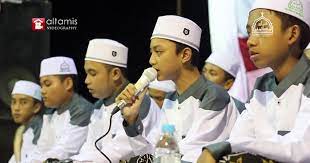 Zaujati versi indonesia syubbanul muslimin. Lirik Teks Sholawat Istriku Engkau Ratu Di Hatiku Syubbanul Muslimin Vocal Gus Azmi Kangsoma Com