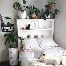 An aesthetic bedroom doesn't have to look fancy and pretentious. Pinterest Mylittlejourney Tumblr Toxicangel Twitter Stef Giordano Ig Stefgphotography Aesthetic Room Decor Aesthetic Bedroom Room Inspiration