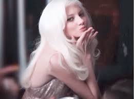 Σοκ προκαλούν οι νέες φωτογραφίες της τζούλιας αλεξανδράτου που κυκλοφόρησαν στα σοσια τα μιντια δειχνουν μια για. Tzoylia Ale3andratoy H Aggelia Sto Instagram Kai To Neo Project In Gr