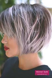 Carre Court Colore Avec Une Frange Coupe Carre 2019 150 Coupes Pour Avoir Carre Blonde Bob Haircut Thin Hair Haircuts Bob Hairstyles For Fine Hair
