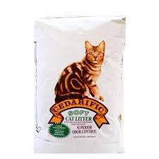 Cedarific natural cedar chips cat litter is a blend of hardwood and cedar chips, safe for your home and your cat! Upc 021687100159 Northeastern 216033 Cedarific Cat Litter 50 Ltr Upcitemdb Com