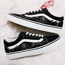 Black And White Vans Shoes For Girls Rose Buds Black White Low Top Unisex Custom Rose Etsy Classy Womens Shoes Vans Old Skool Sneaker Girls Shoes
