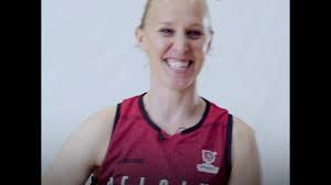 Dat maakte coach philip mestdagh bekend vanuit de stage van de belgian cats in. 24 Seconds With Ann Wauters Nl Youtube