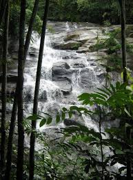 Leeches are abundant at the komanwel falls (as is, with most waterfalls/rivers and hiking spots), but that should not deter you. Sungai Gabai Waterfall Hulu Langat Selangor