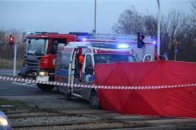 Tragiczny wypadek tramwajów w katowicach! Smiertelny Wypadek W Katowicach Tramwaj Staranowal Samochod Kobieta Zginela Dramatyczny Apel Ratownika Medycznego Dziennik Zachodni