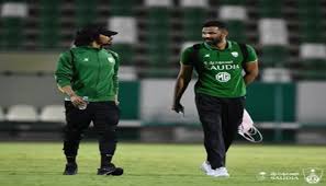 محمد العويس مع منتخب السعودية في كأس العالم 2018. Ø§Ù„Ù†ØµØ±Ø§ÙˆÙŠÙˆÙ† Ù„Ù€ Ø¢Ù„ Ù…Ø¹Ù…Ø± Ù…Ø­Ù…Ø¯ Ø§Ù„Ø¹ÙˆÙŠØ³ Ù…Ø·Ù„Ø¨Ù†Ø§ ØµØ­ÙŠÙØ© Ø§Ù„Ù…ÙˆØ§Ø·Ù† Ø§Ù„Ø¥Ù„ÙƒØªØ±ÙˆÙ†ÙŠØ©