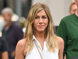 Jennifer Aniston's Curve Cut Layers Are 2025's 'Rachel'