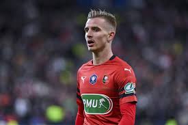 C'est officiel, baptiste santamaria est un nouveau joueur du stade rennais. Football Ligue 1 Srfc Par Ici La Sortie Bourigeaud Va Quitter Rennes Foot 01