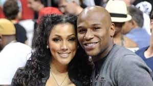 Грабители обокрали дом мейвезера и вынесли оттуда драгоценностей на 8. Mat Troih Detej Mejvezera Obnaruzhena Mertvoj Vo Dvore Svoego Doma Isport Ua