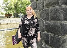 Watch veronika gajerová movies and shows for free on zoechip. Ze Samanthy V Sexu Ve Meste Nema Jen Hlas Herecka Veronika Gajerova 55 Zije S O Ctrnact Let Mladsim Muzem Super Cz