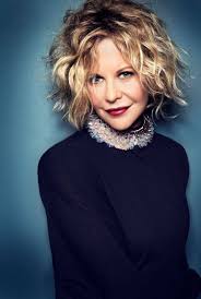 I capelli ricci saranno assolutamente belli con questo taglio. Meg Ryan Tagli Capelli Spettinati Tagli Caschetto Capelli Ricci Capelli Asimmetrici
