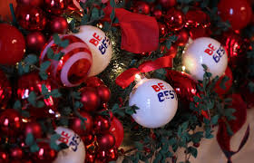 Christmas Decorations At The White House In Pictures Christmas Ornaments Red Christmas Tree White House Christmas