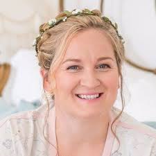 Sarah Leahy (@nearlyfivefoot)