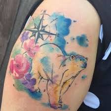 White polar bear on mountain with sea tattoo design. Eisbar Tattoo Designs Mit Bedeutungen 15 Ideen Polar Bear Tattoo Bear Tattoo Designs Tattoo Designs And Meanings