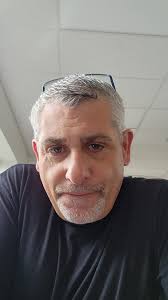 I am a Long Island Navy, veteran looking to meet a nice girl, who also  lives