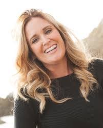 Amanda Ware's Instagram, Twitter & Facebook