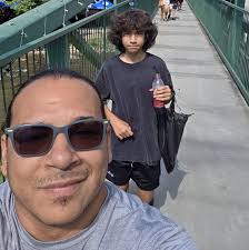 1 BFF in studio today @robertkellylive is at @visanidinnertheater this  weekend