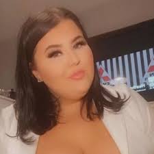 Teacher planned funeral knowing she wouldn't make it as hundreds turn out  in bucket hats