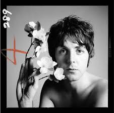 사진작가 리차드 아베돈의 찰리 채플린과 비틀즈, 오드리 햅번 사진