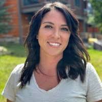 Amy Maynes's Instagram, Twitter & Facebook