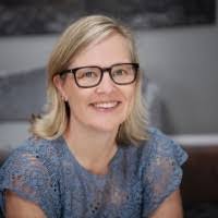 Julie Mayne's Instagram, Twitter & Facebook