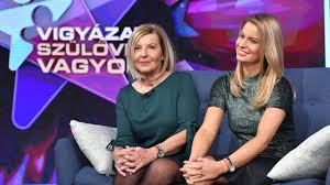 A csinos műsorvezető igazán pozitív személyiség, aki mosolyával, kedvességével mindenkit levesz a lábáról a magánéletben ennek ellenére érték kudarcok a 32 éves tévést. Madai Vivien Edesanyja Kamerak Elott Tudta Meg Hogy Lanyanak Mashol Is Volt Egy Piercingje