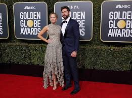 Husband and wife actors john krasinski and emily blunt at the 2013 golden globe awards. John Krasinski Y Emily Blunt At The Golden Globes 2019 Red Carpet Photos At Movie N Co
