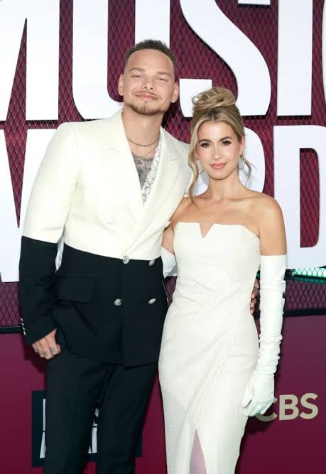 WATCH: Kane Brown and Katelyn Brown's CMT Music Awards Duet Has Fans  Swooning - Country Now