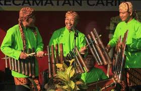 Alat musik ini terdiri dari kecapi ricik, dipadukan dengan suling, rebab, dan kacapi indung. Koran Kontak Banten Calung Kesenian Tradisional Sunda Yang Terlupakan