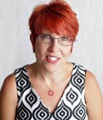 Lindsay Samson's Instagram, Twitter & Facebook