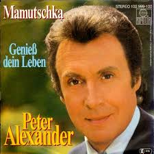 Ganze haus ist schiefergrau bemalt. Peter Alexander Mamutschka Austriancharts At