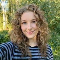 Julie Dufault's Instagram, Twitter & Facebook