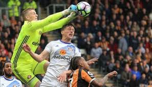 A federação inglesa decidiu não punir pickford, que nem recebeu advertência do juiz no momento do lance, pois a jogada estava paralisada por causa da. Englands Rekord Keeper Jordan Pickford Im Portrat