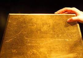 It's usually sold by the ton; One Cubic Foot Of Gold Weighs Half A Ton The World S Largest Gold Bar Weighs 200 Kg 440 Lb What Is Bitcoin Mining Bitcoin Mining Bitcoin