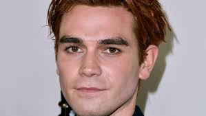 K j somaiya college of engineering is a constituent college of the prestigious somaiya vidyavihar university. Riverdale Kj Apa Das Halt Er Wirklich Von Seiner Rolle Bei Riverdale Bunte De