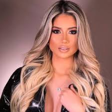 Velvet bloom by Joana Rosa (@joroosa)