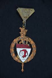 Us small=china medium:length:27, show your pride with a pendant. White Gold Quinceaa Era 15 Aa Os Conora Red White Cz Crown Ring