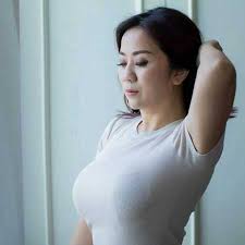 15 foto tante pemersatu bangsa, ngehitsz! Siapa Sih Tante Ernie Sang Pemersatu Bangsa Yang Lagi Viral Ini Lho Faktanya Blog Unik