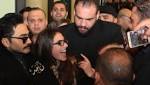 بالصور لحظة استقبال تامر حسني
