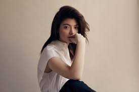 Lorde's sophomore album, melodrama, was released four years ago, and fans have been speculating new music from the grammy winner was imminent. Lorde News Die Uberfliegerin Lorde Bricht Mit Melodrama Rekorde