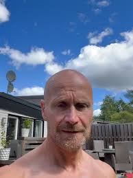 Nu är Johnny Henning klar med sina 16veckor.😊👍 Här är hans egna ord.👊  Jag har tidigare inte fokuserat på kosten men testat många typer av  träning/tävlingsformer såsom OCR-lopp, maraton, runstreak, padel, gym