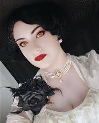 My new Lady Dimitrescu cosplay ❤️ #ladydimitrescu #residentevil8  #residentevil #cosplay #alcinadimitrescu #costume #vampire #zombie  #videogame #game #horror