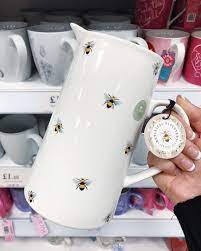 Spotted A Ceramic Bumblebee Print Jug To Match Those Gorgeous Picnic Plates In Home Bargains Yesterday Evening Adora Picnic Plates Bumble Bee Print Plates