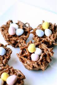 Chocolate Butterscotch Nests So Cute For Easter I Need To Try These Have Made Pnut Butter Nests For Years But These Look Food Easter Recipes Easter Treats