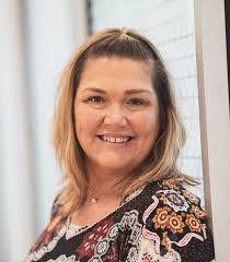 Julie Reichenbach's Instagram, Twitter & Facebook