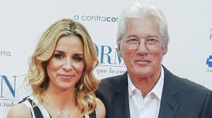 Si vous êtes célibataire, vous devez faire le nécessaire pour vous rendre désirable, même si. Paternite Tardive Ces Stars Devenues Papa Sur Le Tard Magicmaman Com